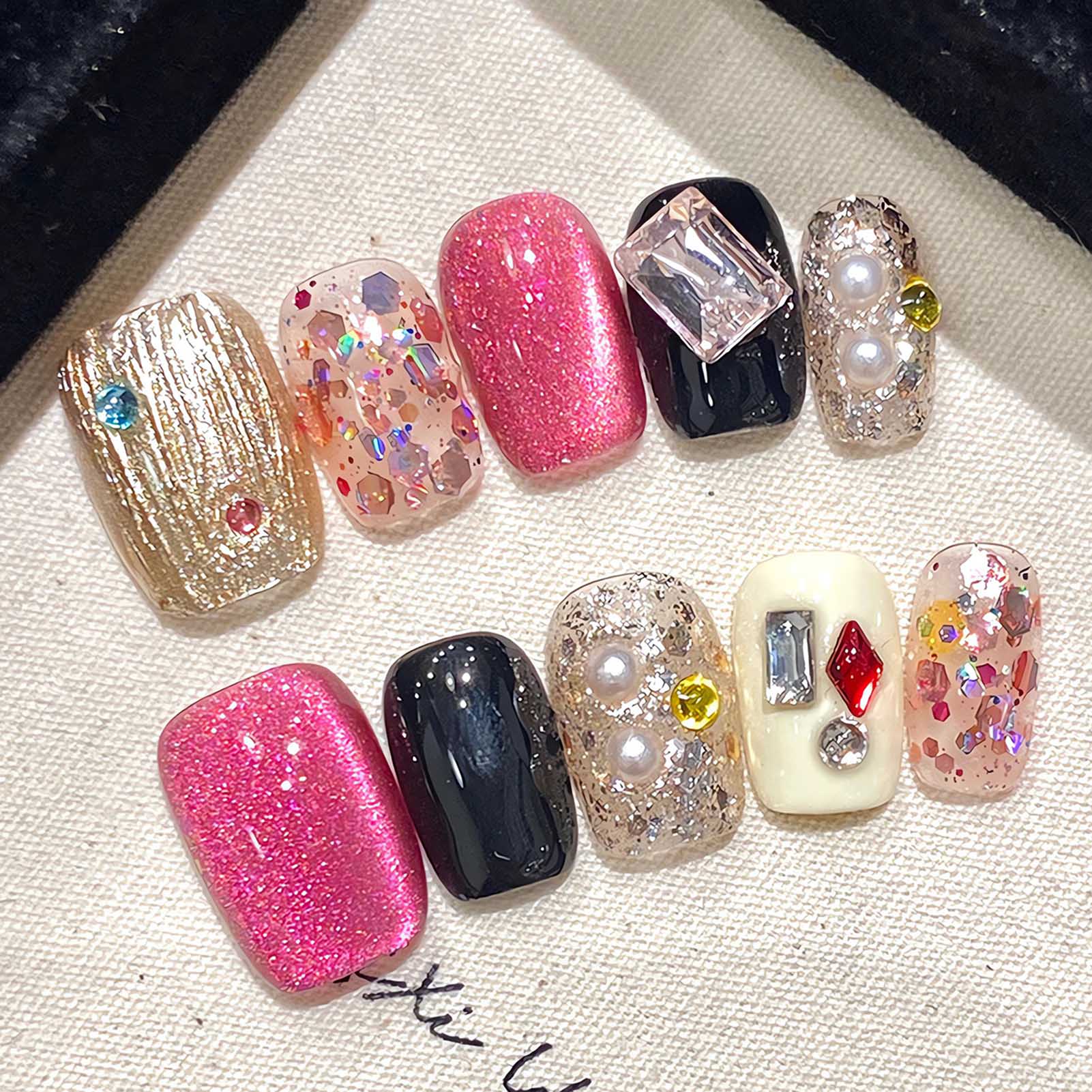 Nail Art Eye Cat - Ręcznie robiona prasa na paznokcie Brokatowe