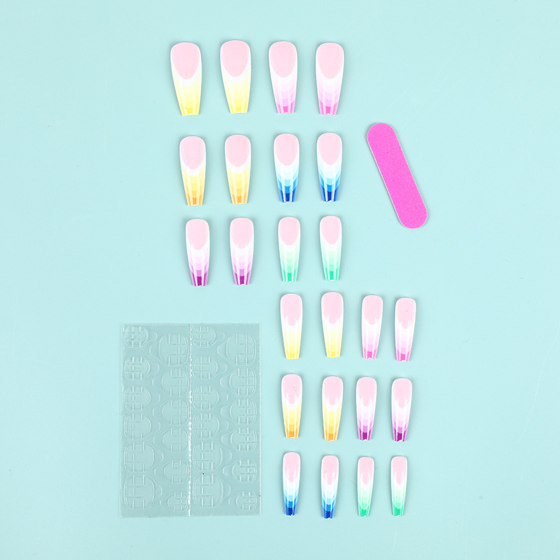 Krótkie, średnie sztuczne pazn – Nail Art Y2K recenzja i cena